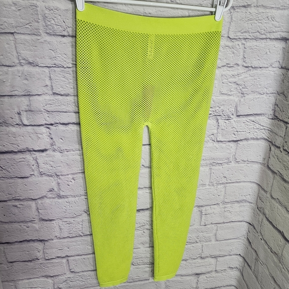 NWOT 2pcs SKIMS PERFORATED SEAMLESS LEGGING AND CROPPED TOP/LIME/3XL - Picture 6 of 14